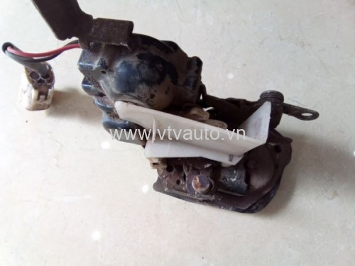 Khóa ngậm sau trái bãi Toyota Corona 1992-1996