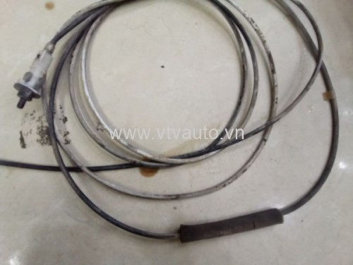 Dây kéo nắp mở xăng Toyota Land Cruiser