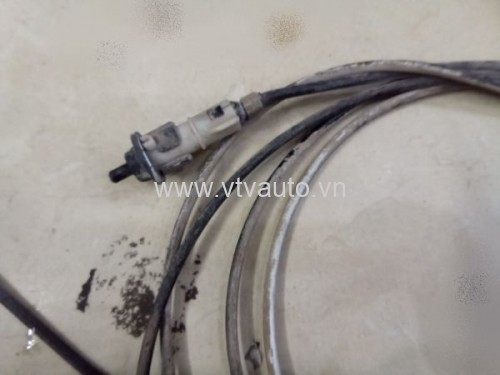 Dây kéo nắp mở xăng Toyota Land Cruiser