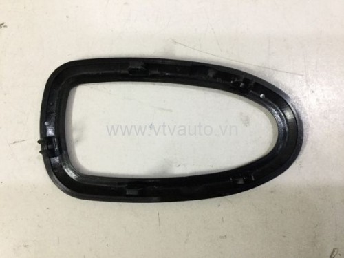 Ốp tay mở trong phải Ssangyong Korando