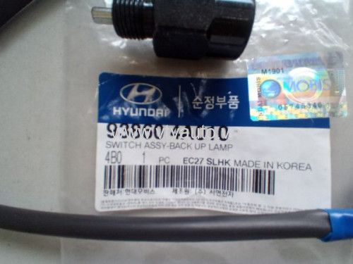Cảm biến báo lùi Hyundai 1 tấn