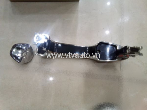 Tay mở ngoài trước trái ( mạ crom), gồm phần dài + phần ngắn Toyota Yaris, 2017-2021