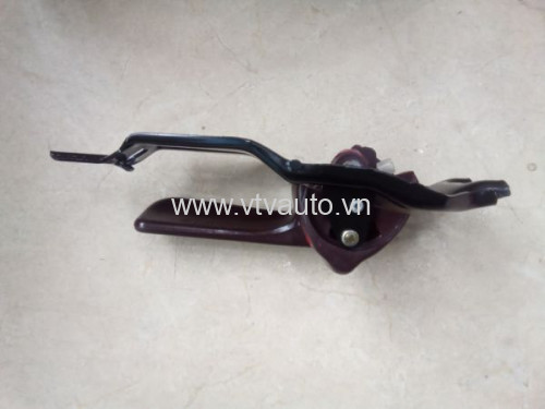Tay mở trong phải (trước=sau) 69205-22060-02 màu đỏ mận Toyota Cressida 1989-1996