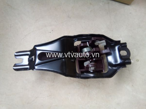Tay mở trong phải (trước=sau) 69205-22060-02 màu đỏ mận Toyota Cressida 1989-1996