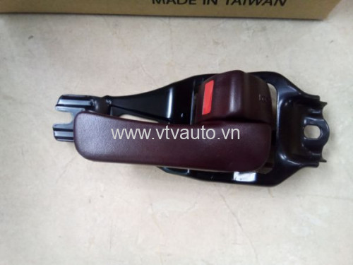 Tay mở trong phải (trước=sau) 69205-22060-02 màu đỏ mận Toyota Cressida 1989-1996