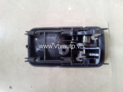 Tay mở trong phải liền ốp màu đen Toyota Hiace,1990-1994