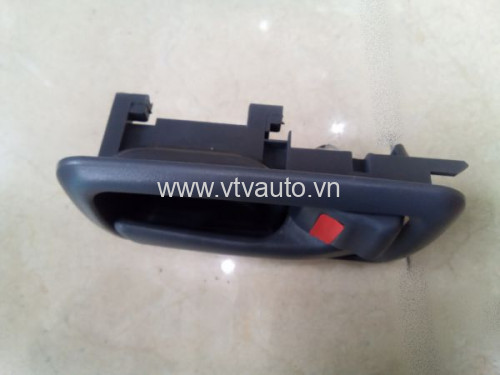 Tay mở trong phải liền ốp màu đen Toyota Hiace,1990-1994