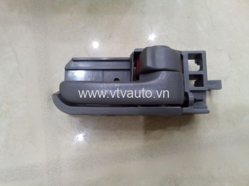 Tay mở trong phải ( xám) (trước=sau) Toyota Corolla Altis,2002-2007