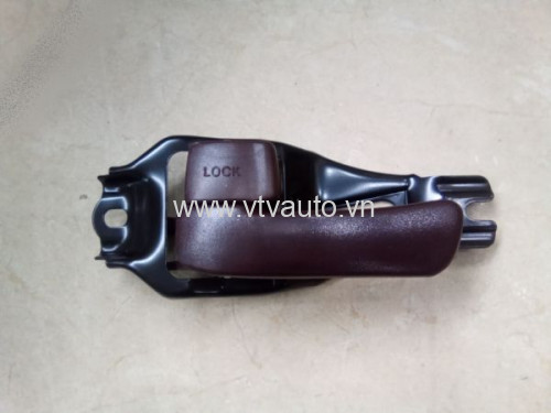 Tay mở trong trái (trước=sau) 69206-22060-02 màu mận đỏ Toyota Cressida ,1989-1996