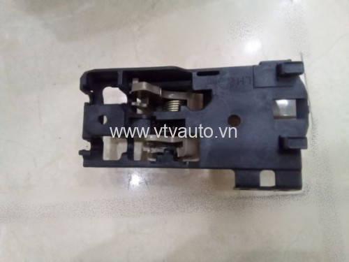 Tay mở trong trái ( màu ngà, be) (trước=sau) Toyota Land Cruiser FJ100, 1998-2007