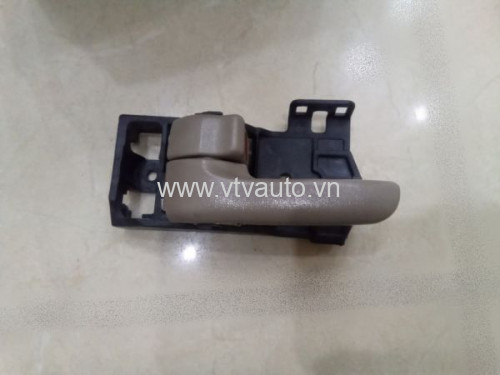 Tay mở trong trái ( màu ngà, be) (trước=sau) Toyota Land Cruiser FJ100, 1998-2007