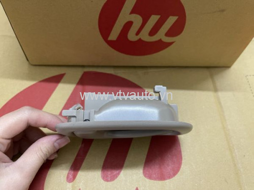 Tay mở trong trái ( màu vàng) (trước=sau) Toyota Corolla AE110, AE111 ,1997-2001