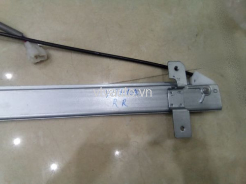 Compa + mô tơ lên kính sau phải Suzuki Vitara ,1997-2005