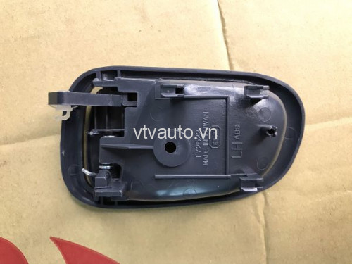 Tay mở trong trái 69206-12130 ( Màu ghi đậm) (Trước = Sau) Toyota Corolla AE100,1992-2001.