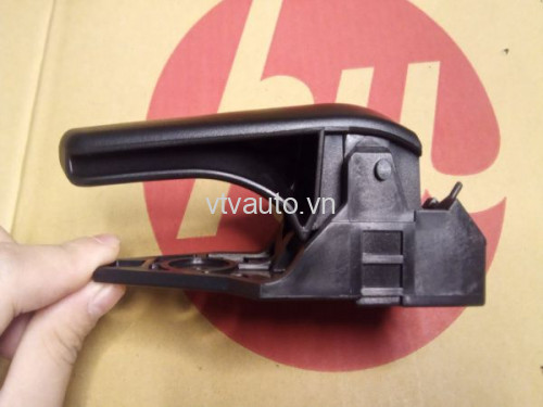 Tay mở trong (trước=sau) phải màu đen 69205-0K110-C0 Innova 17-22, Hilux 16-22, Fortuner 17-22