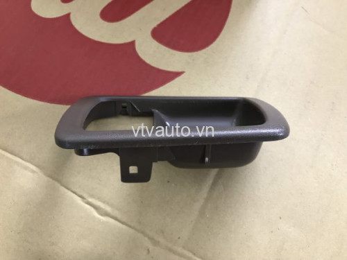 Ốp tay mở trong trái (trước=sau) 69278-32050 màu nâu Camry 1992-1996