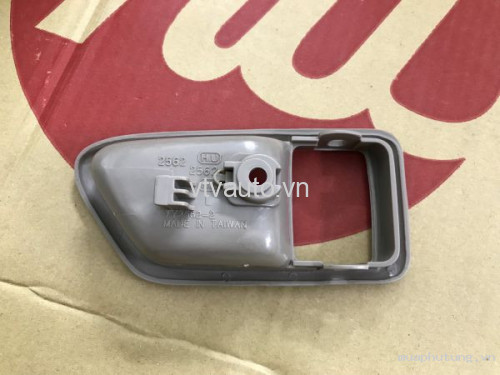 Ốp tay mở trong trái (trước=sau) 69278-AA010 màu vàng ngà Camry 1997-2001
