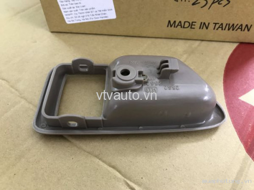 Ốp tay mở trong trái (trước=sau) 69278-AA010 màu vàng ngà Camry 1997-2001