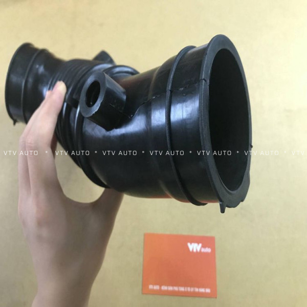 Ống Cao Su Cổ Hút Gió Từ Bầu E Đến Cổ Ga Innova 06-15  I Oem: 17881-05040