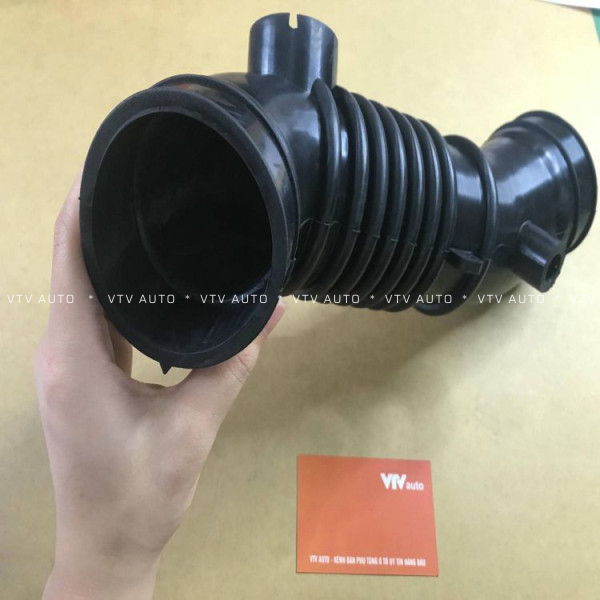Ống Cao Su Cổ Hút Gió Từ Bầu E Đến Cổ Ga Innova 06-15  I Oem: 17881-05040