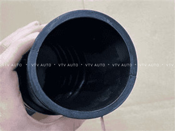 Ống Cao Su Cổ Hút Gió Từ Bầu E Đến Cổ Ga Land Cruiser Máy Dầu 1Hz 91-97 I Oem: 17881-17020