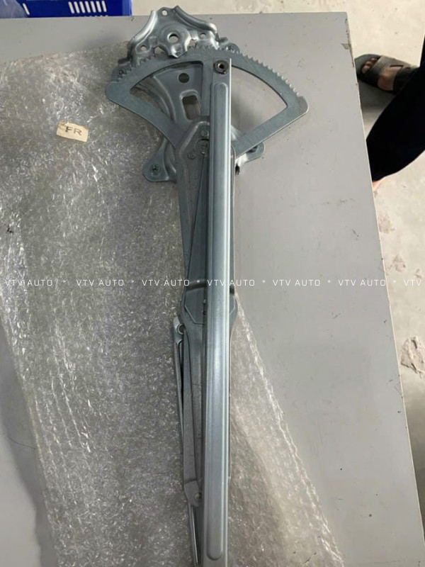 Compa trước phải PRADO 10 