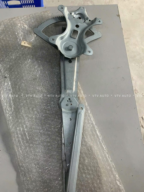 Compa trước phải PRADO 10 