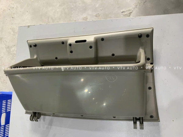 Cốp phụ để đồ trong xe Innova 2009 55550-0K020-E0