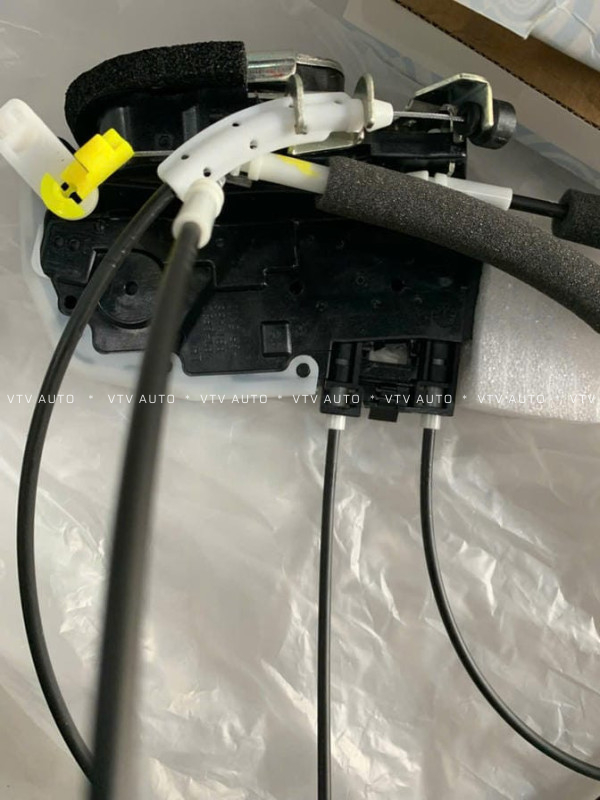 Khóa ngậm cửa trước trái Sunny 80501-3AW1A 