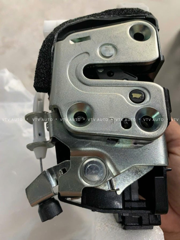 Khóa ngậm cửa trước trái Sunny 80501-3AW1A 