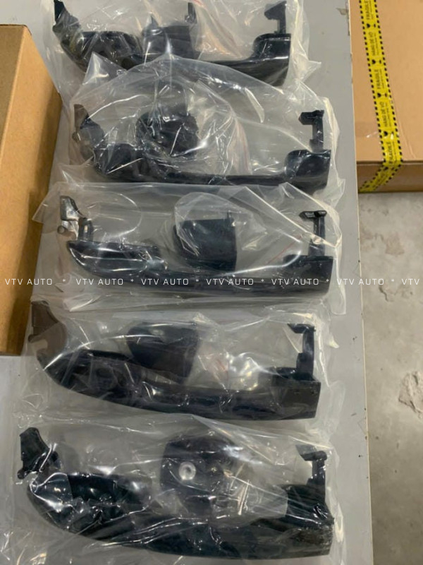 Tay mở ngoài Sau Trái (sơn đen)  (phần dài + phần ngắn ko lỗ)  Prado 09-17 69211-60090 RL 