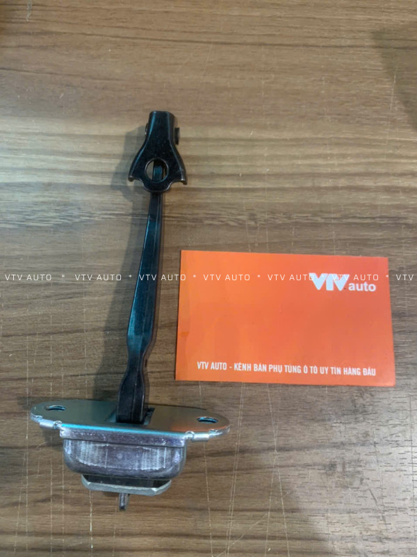 Hãm cửa sau Nissan X-Trail T31 07-15 mã 82430-JG000-B105