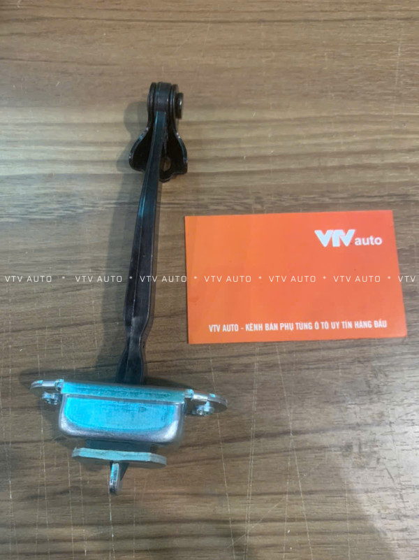 Hãm cửa sau Nissan X-Trail T31 07-15 mã 82430-JG000-B105