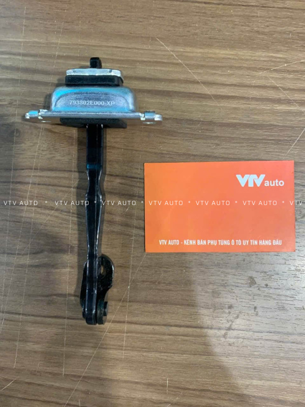 Hãm cửa sau phải Hyundai Tucson 05-14 mã 79380-2E000