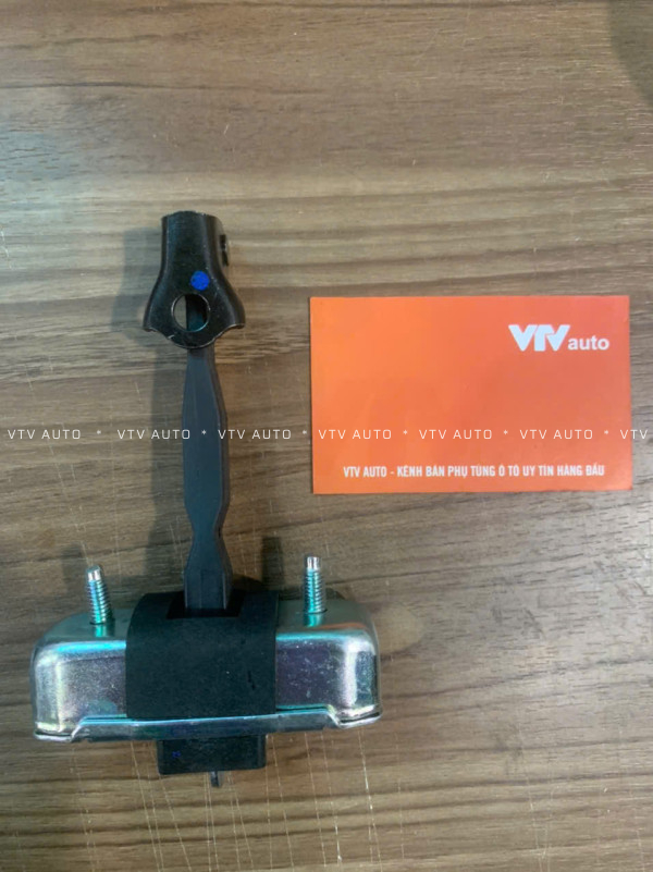 Hãm cửa trước Toyota Sienna 07-12, Land Cruiser 98-07, Highlander 02-07 mã 68610-60100/60101