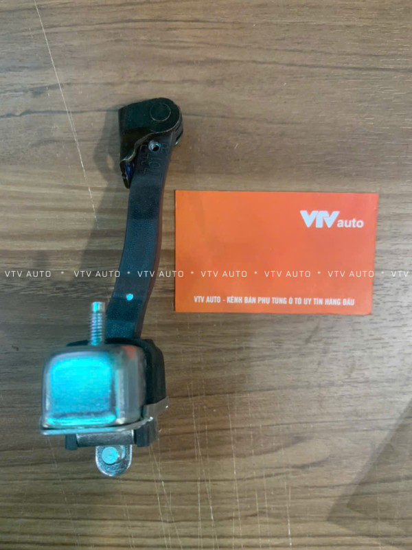 Hãm cửa trước Toyota Sienna 07-12, Land Cruiser 98-07, Highlander 02-07 mã 68610-60100/60101