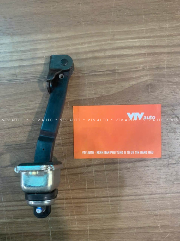 Hãm cửa trước Chevrolet Vivant mã 96260842