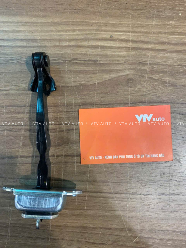 Hãm cửa trước Nissan X-Trail T31 06-15, Almera 20-23 mã 80430-JG000-B105