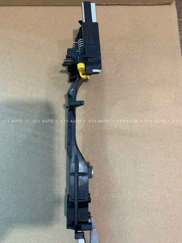 Xương Giá Bắt Tay Mở Ngoài Trước Trái Highlander 07-13
