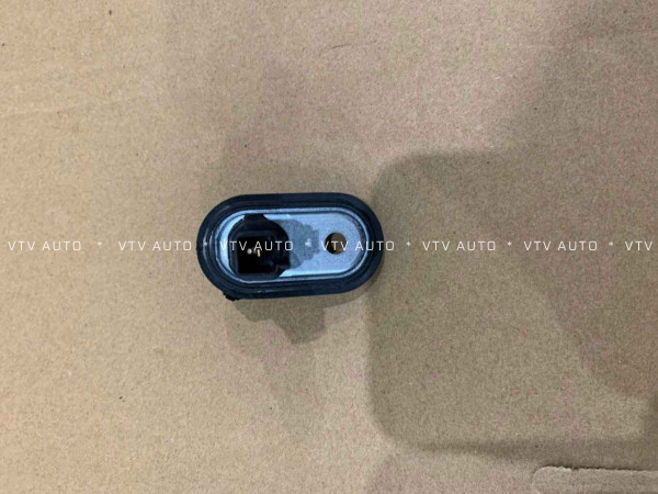 Công Tắc Báo Đóng Mở Cửa Toyota Dùng Chung Chân Giắc Thẳng Venza