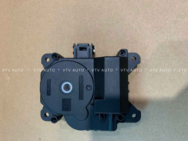 Mô Tơ Chỉnh Gió Điều Hòa Trong Táp Lô Bên Trái Highlander 07-22