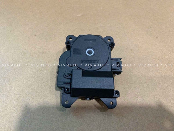 Mô Tơ Chỉnh Gió Điều Hòa Trong Táp Lô Bên Phải Highlander 07-22
