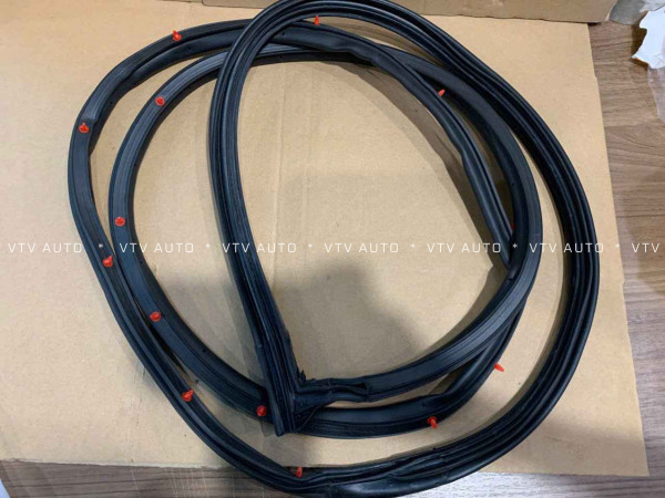Gioăng Xốp Trên Cánh Cửa Sau Trái Altis 01-07