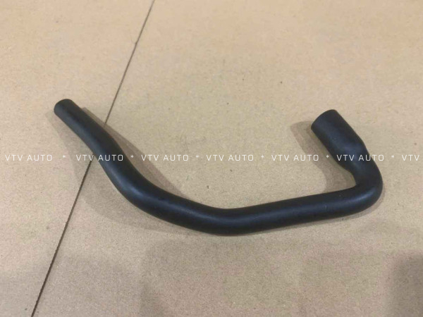 Ống Tuy Ông Thông Hơi Khí Trên Nắp Đậy Dàn Cò ( Cái Bắt Vào Van 1 Chiều, Van Tách Nhớt Trên Nắp Dàn Cò) Altis 08-23, 12261-0T040, 12261-37050