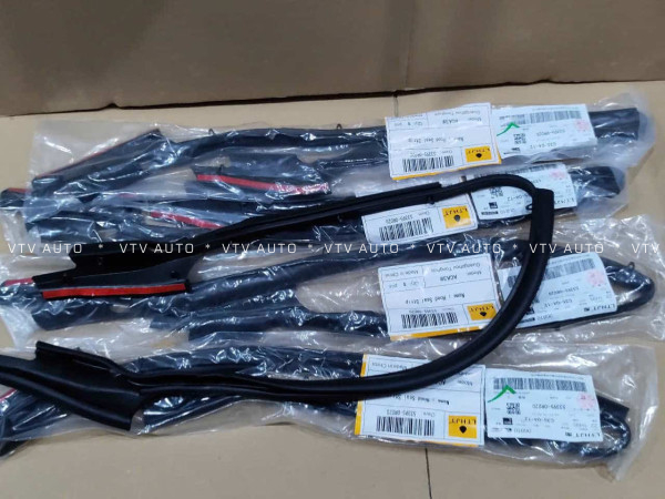 Ốp Nẹp Góc Dưới Chân Kính Chắn Gió Trước Bên Trái Rav4 06-12
