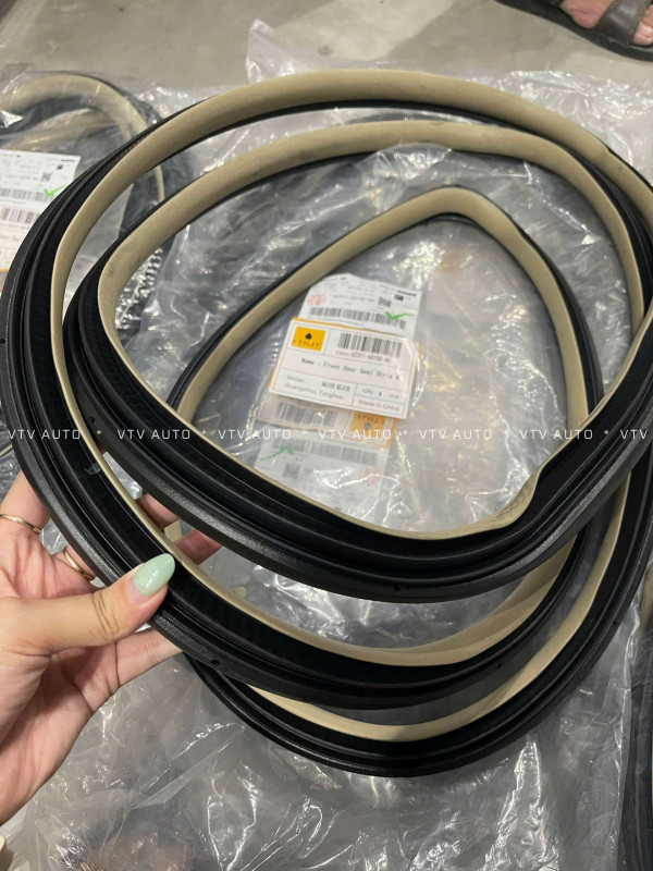 Gioăng Thân Xe, Gioăng Khung Xe Trước Phải, Có Màu Đen, Vàng Prado 03-08