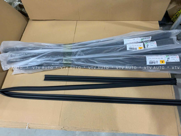Gioăng Dẫn Kính , Trượt Kính Trước Phải Toyota Prado 03-08
