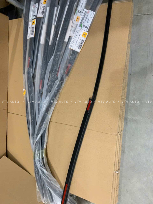 Gioăng Nẹp Mép Chân Kính Chắn Gió Trước Trái Lexus Gx470 03-08
